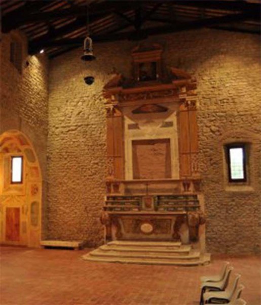 I tesori del Borgo Pale d'altare e altre meraviglie a Monte San Martino